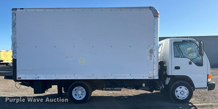 image for item EG2582 1999 Isuzu NPR box truck
