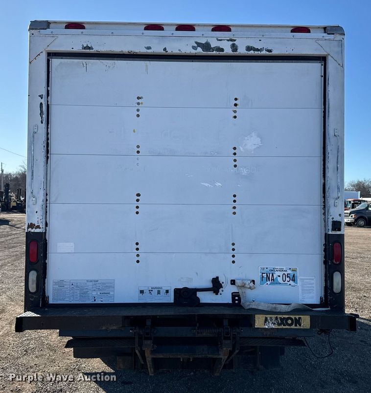 image for item EG2582 1999 Isuzu NPR box truck