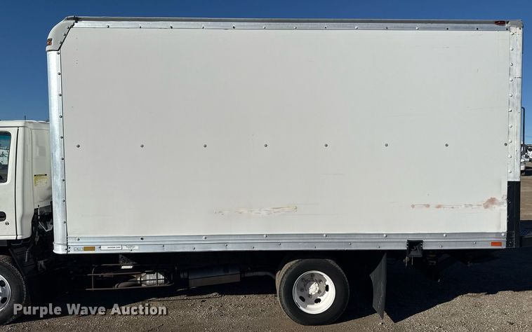 image for item EG2582 1999 Isuzu NPR box truck
