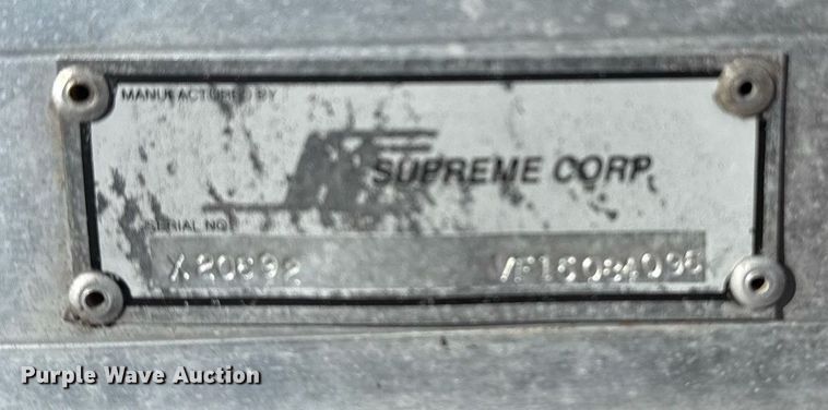 image for item EG2582 1999 Isuzu NPR box truck