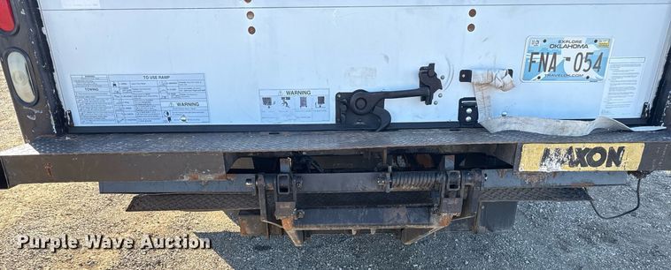 image for item EG2582 1999 Isuzu NPR box truck