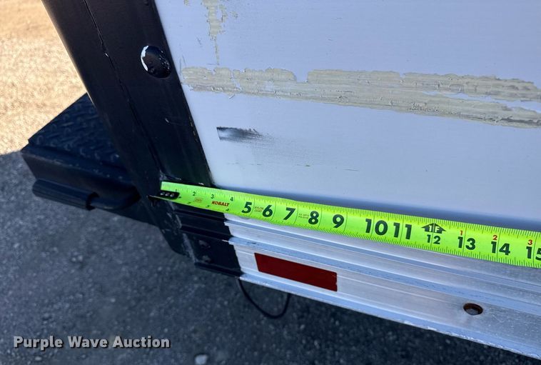 image for item EG2582 1999 Isuzu NPR box truck