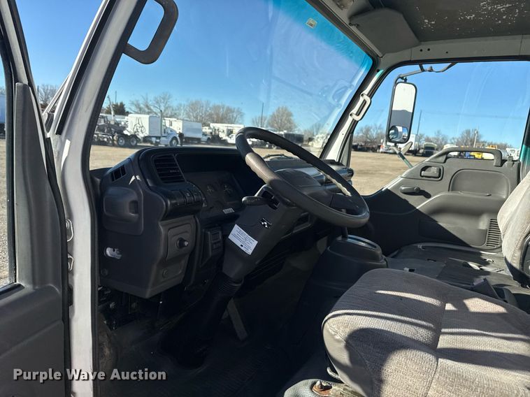 image for item EG2582 1999 Isuzu NPR box truck