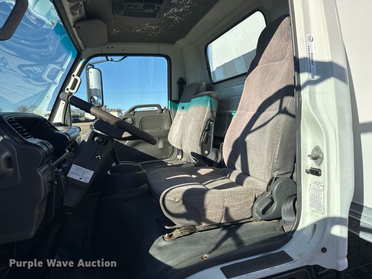 image for item EG2582 1999 Isuzu NPR box truck