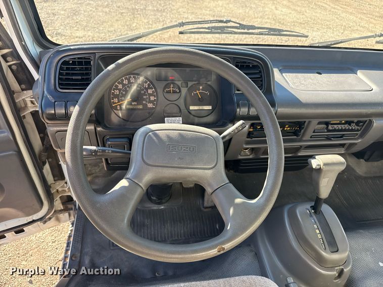 image for item EG2582 1999 Isuzu NPR box truck
