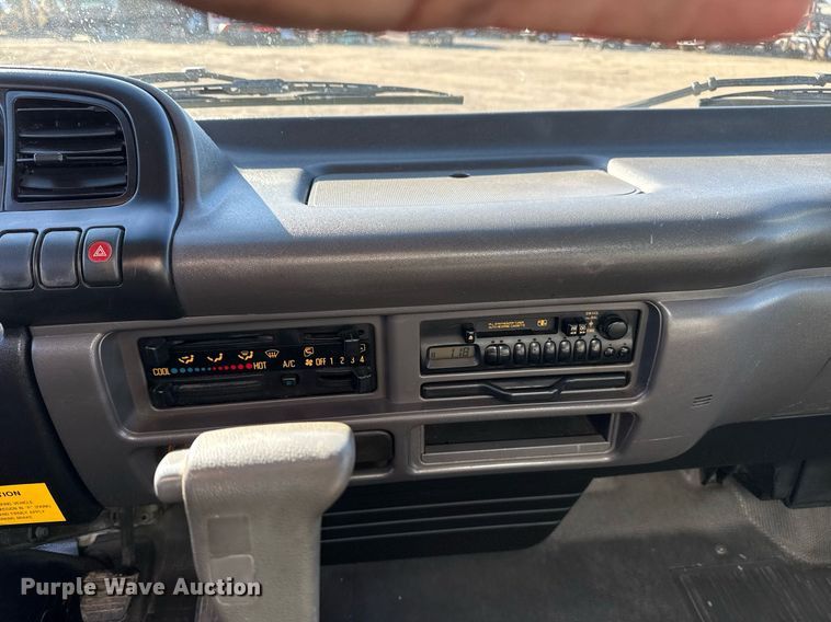 image for item EG2582 1999 Isuzu NPR box truck