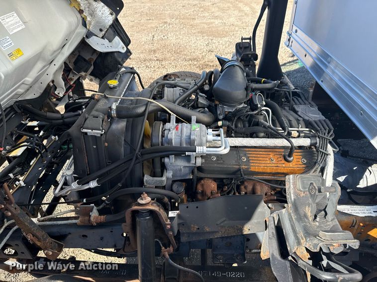 image for item EG2582 1999 Isuzu NPR box truck