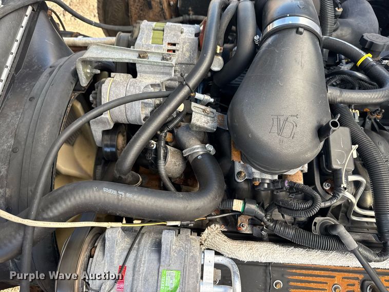 image for item EG2582 1999 Isuzu NPR box truck