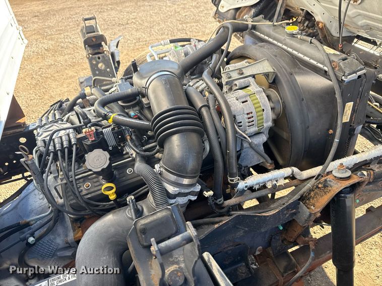 image for item EG2582 1999 Isuzu NPR box truck