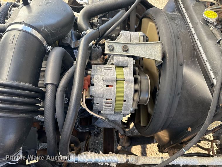 image for item EG2582 1999 Isuzu NPR box truck