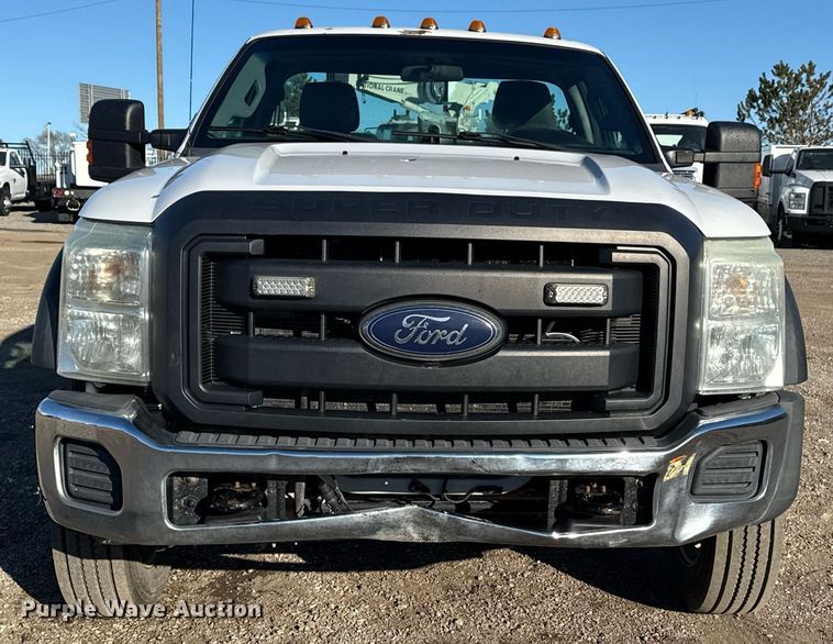 image for item EG2583 2015 Ford F550 truck cab and chassis