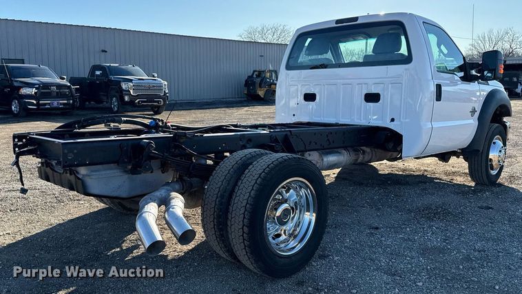 image for item EG2583 2015 Ford F550 truck cab and chassis