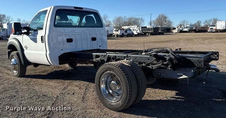 image for item EG2583 2015 Ford F550 truck cab and chassis