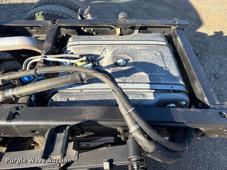 image for item EG2583 2015 Ford F550 truck cab and chassis