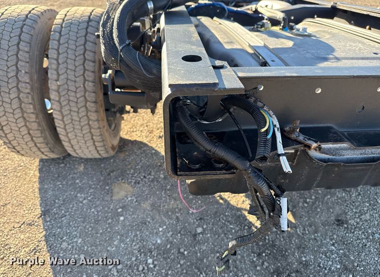 image for item EG2583 2015 Ford F550 truck cab and chassis