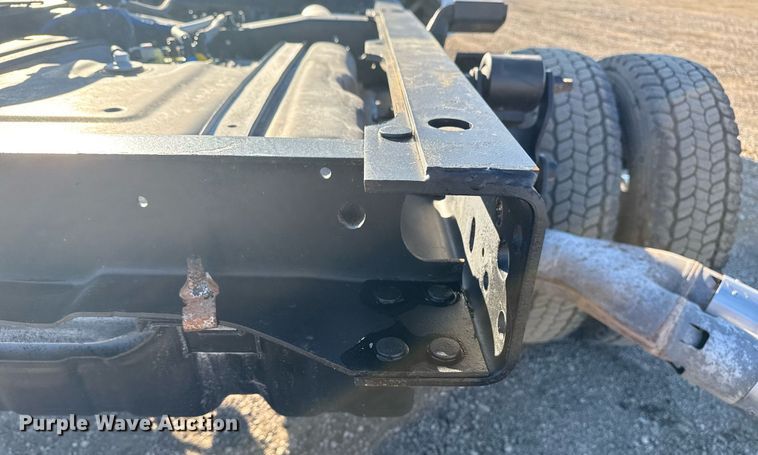 image for item EG2583 2015 Ford F550 truck cab and chassis