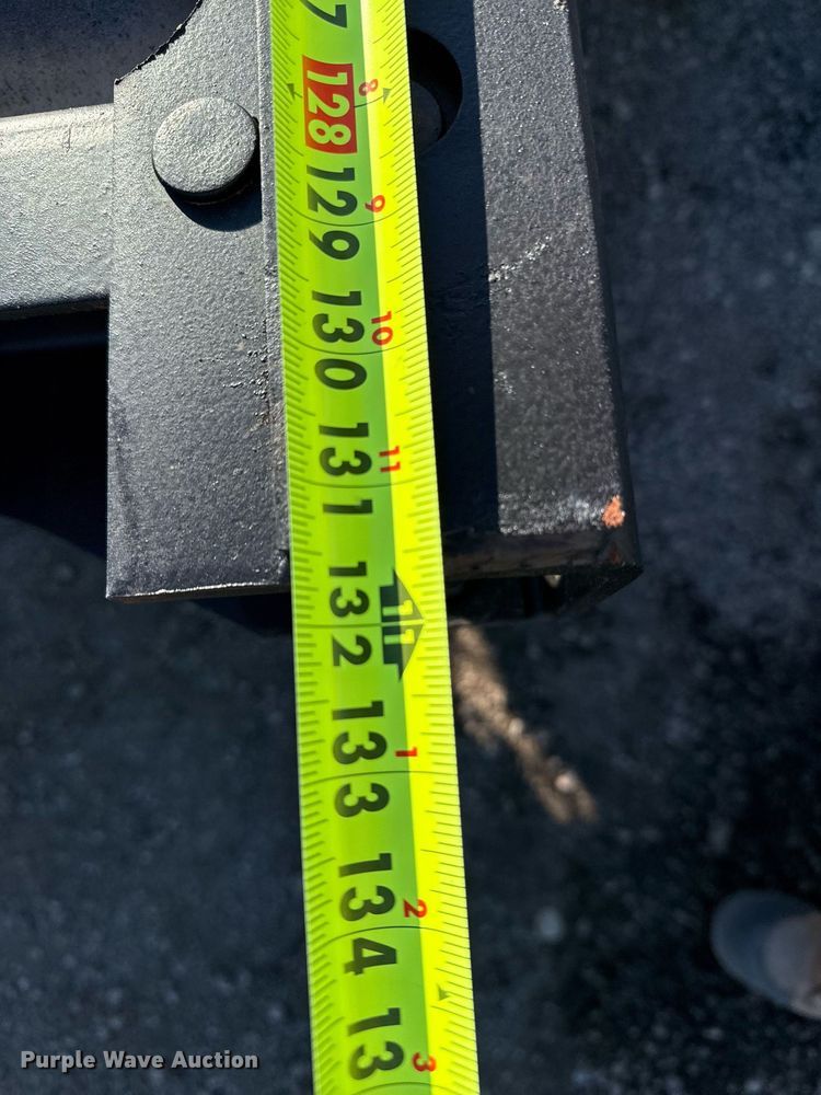 image for item EG2583 2015 Ford F550 truck cab and chassis