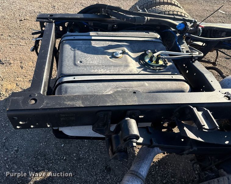 image for item EG2583 2015 Ford F550 truck cab and chassis