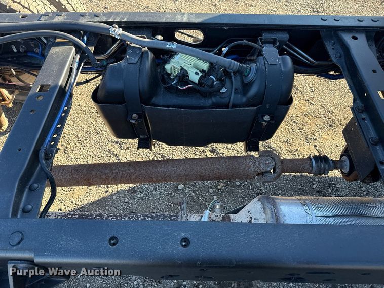 image for item EG2583 2015 Ford F550 truck cab and chassis