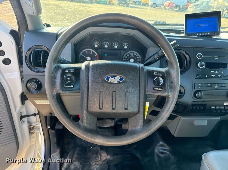 image for item EG2583 2015 Ford F550 truck cab and chassis