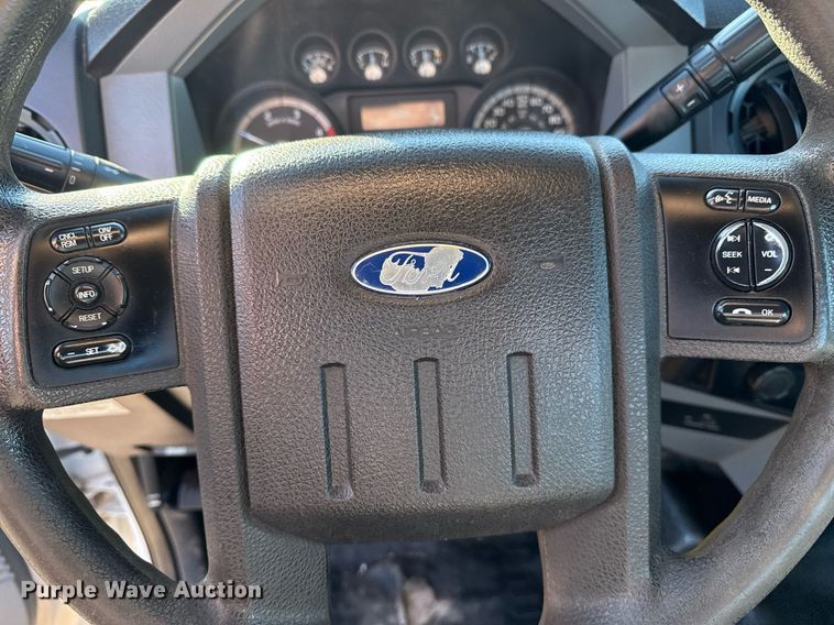 image for item EG2583 2015 Ford F550 truck cab and chassis