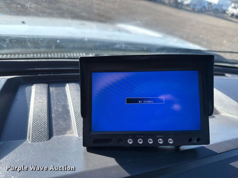 image for item EG2583 2015 Ford F550 truck cab and chassis