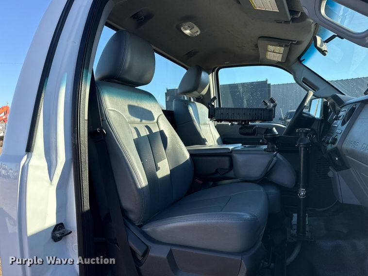 image for item EG2583 2015 Ford F550 truck cab and chassis