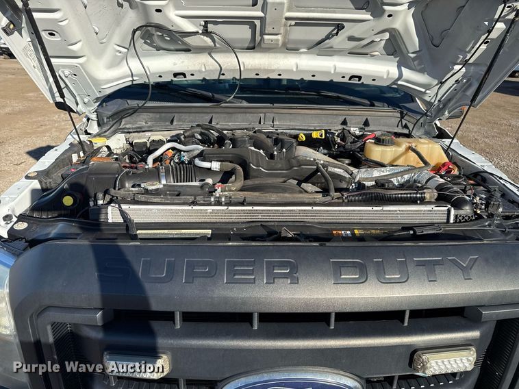 image for item EG2583 2015 Ford F550 truck cab and chassis