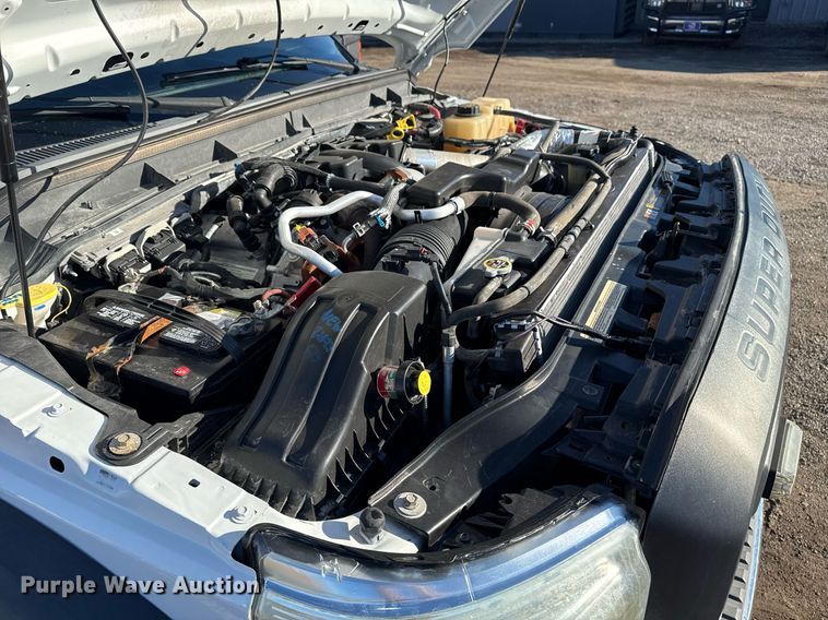 image for item EG2583 2015 Ford F550 truck cab and chassis