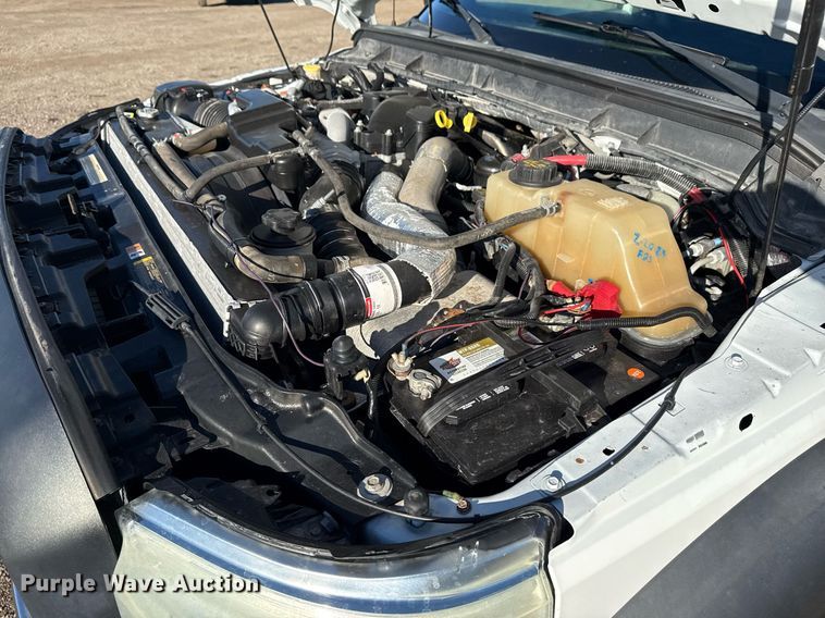 image for item EG2583 2015 Ford F550 truck cab and chassis