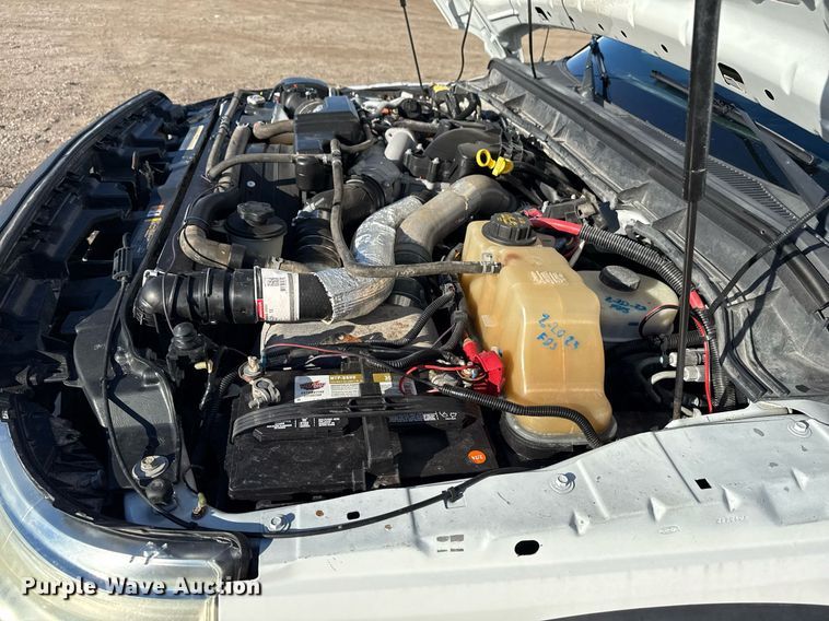 image for item EG2583 2015 Ford F550 truck cab and chassis