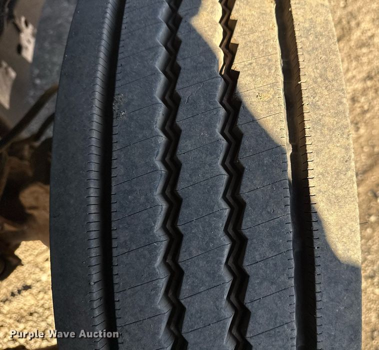 image for item EG2583 2015 Ford F550 truck cab and chassis