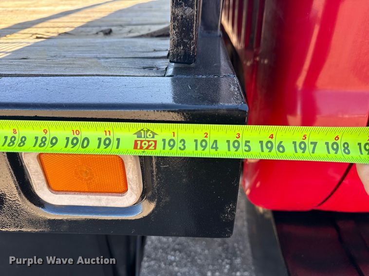 image for item EG2595 2001 Ford F650 Super Duty flatbed truck