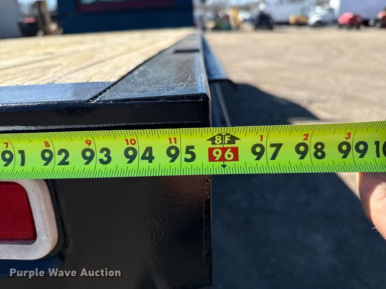 image for item EG2595 2001 Ford F650 Super Duty flatbed truck