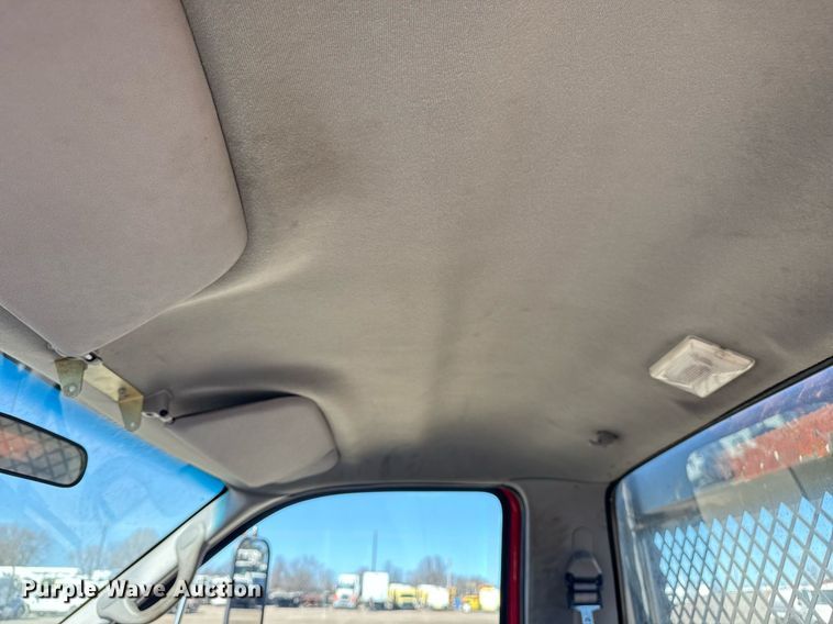 image for item EG2595 2001 Ford F650 Super Duty flatbed truck