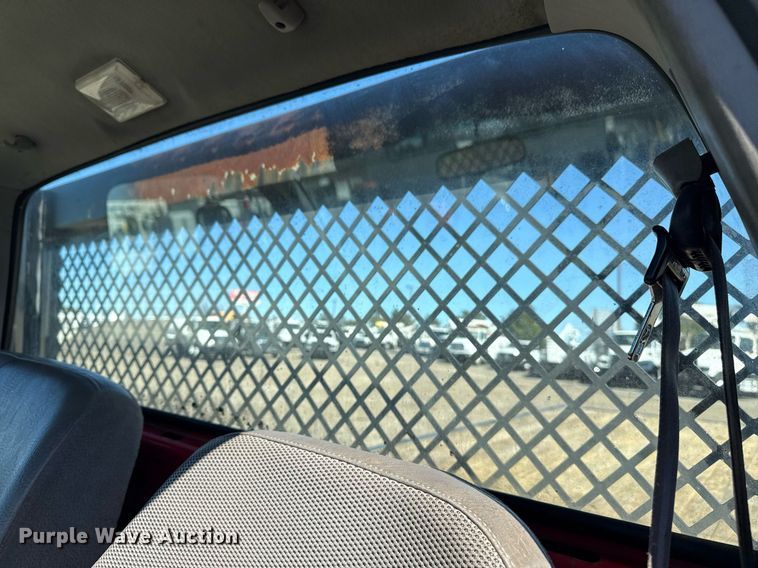 image for item EG2595 2001 Ford F650 Super Duty flatbed truck