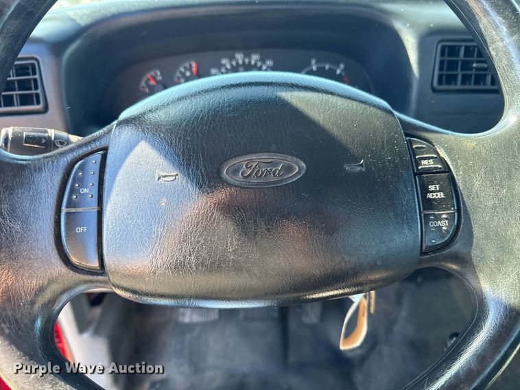 image for item EG2595 2001 Ford F650 Super Duty flatbed truck