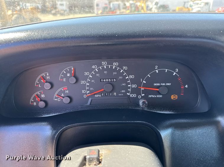 image for item EG2595 2001 Ford F650 Super Duty flatbed truck