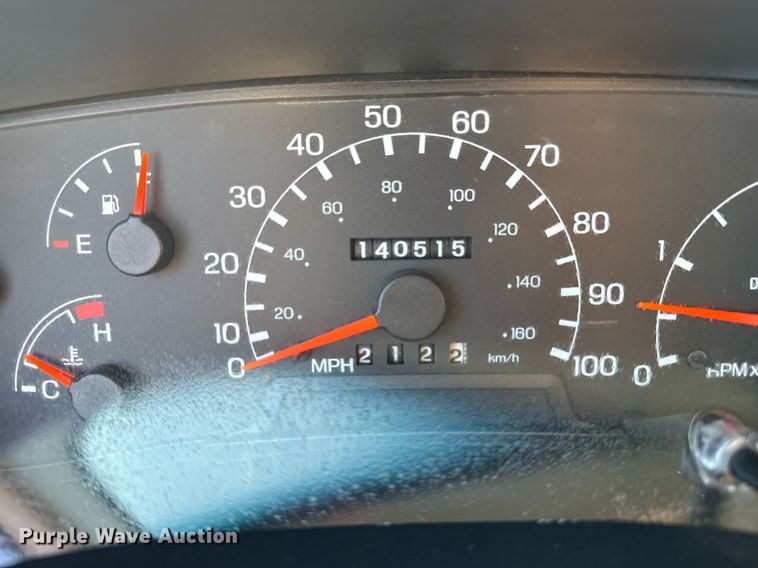 image for item EG2595 2001 Ford F650 Super Duty flatbed truck