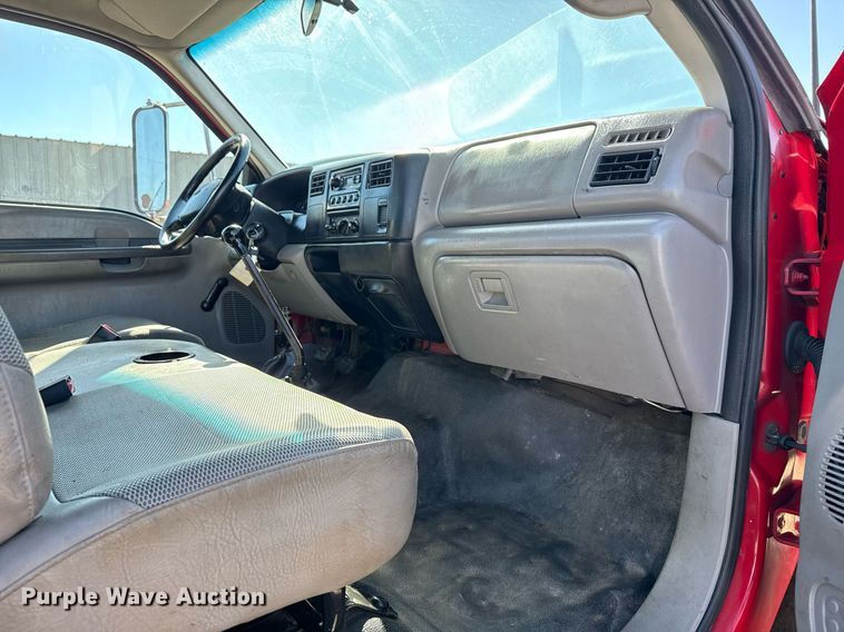 image for item EG2595 2001 Ford F650 Super Duty flatbed truck