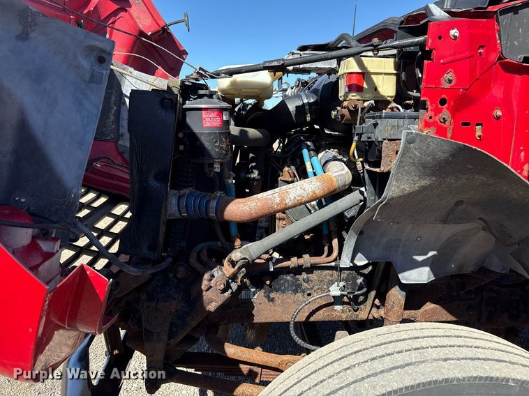 image for item EG2595 2001 Ford F650 Super Duty flatbed truck