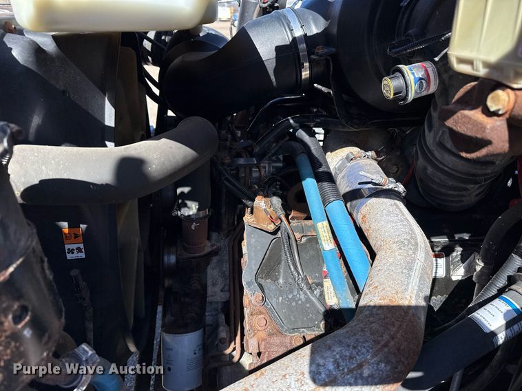 image for item EG2595 2001 Ford F650 Super Duty flatbed truck