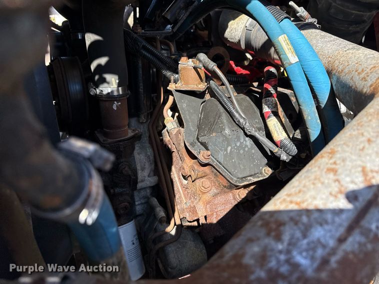 image for item EG2595 2001 Ford F650 Super Duty flatbed truck