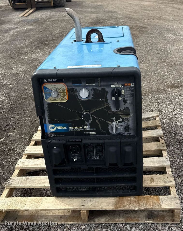 image for item EG2612 2010 Miller Trailblazer 302 welder/generator