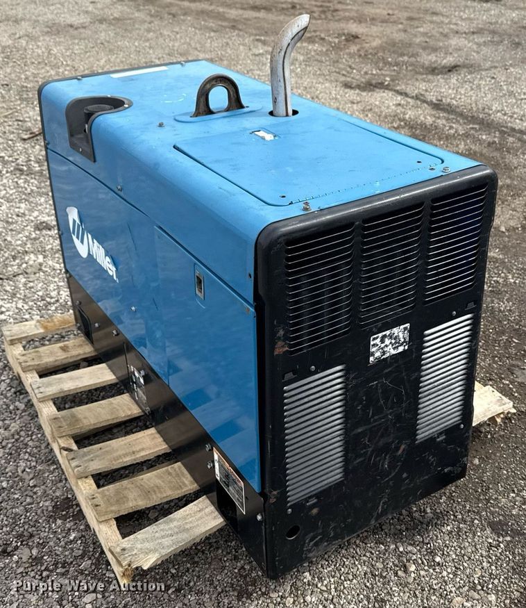 image for item EG2612 2010 Miller Trailblazer 302 welder/generator