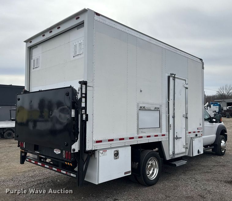 image for item EG2614 2016 Ford F550 Super Duty box truck