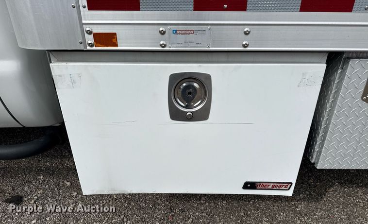 image for item EG2614 2016 Ford F550 Super Duty box truck