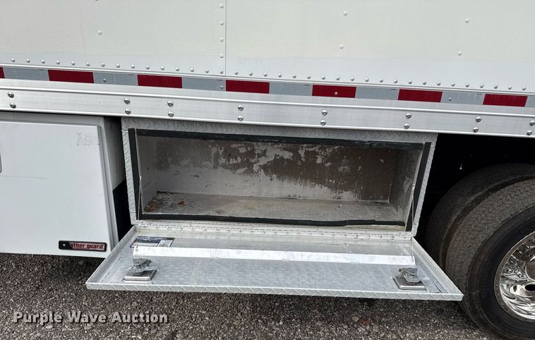 image for item EG2614 2016 Ford F550 Super Duty box truck