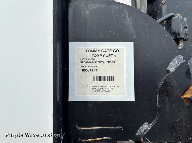 image for item EG2614 2016 Ford F550 Super Duty box truck