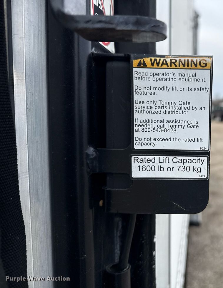 image for item EG2614 2016 Ford F550 Super Duty box truck